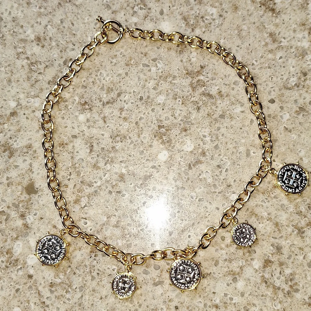 Gold charm necklace - Picture 1 of 5